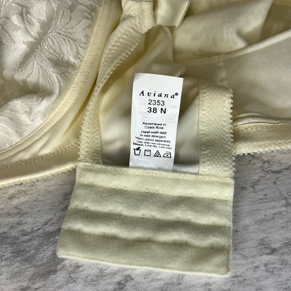 NWT Aviana Women’s Cream Color Bra 23532CL Y3 60825 - Picture 6 of 6